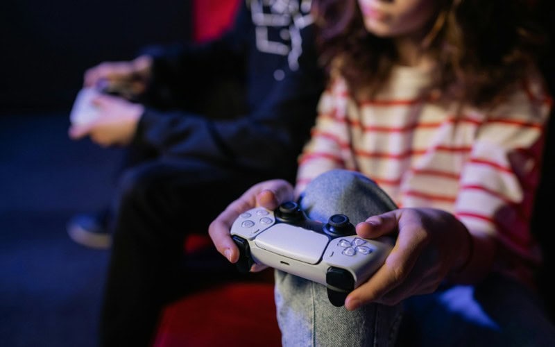 różnice między PS4 a PS5